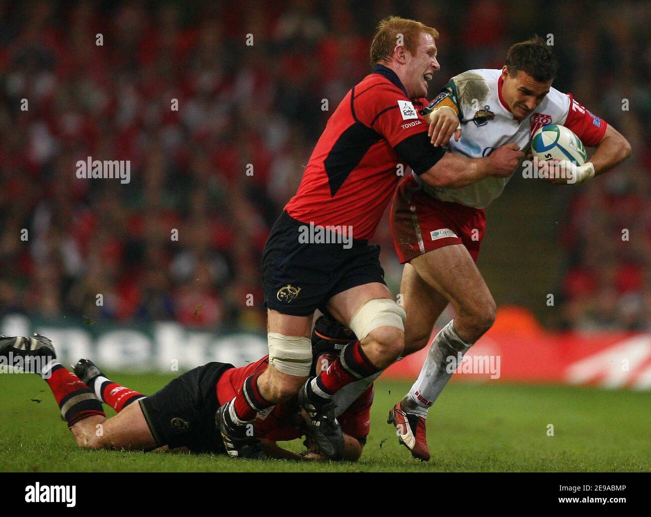 Biarritz's Nicolas Brusque tackled by Munster's Paul O'Connel during the Heineken Cup final, Munster vs Biarritz, at the Millennium Stadium, Cardiff, Wales, on May 20, 2006. Munster won 23-19. Photo by Christian Liewig/ABACAPRESS.COM Stock Photo