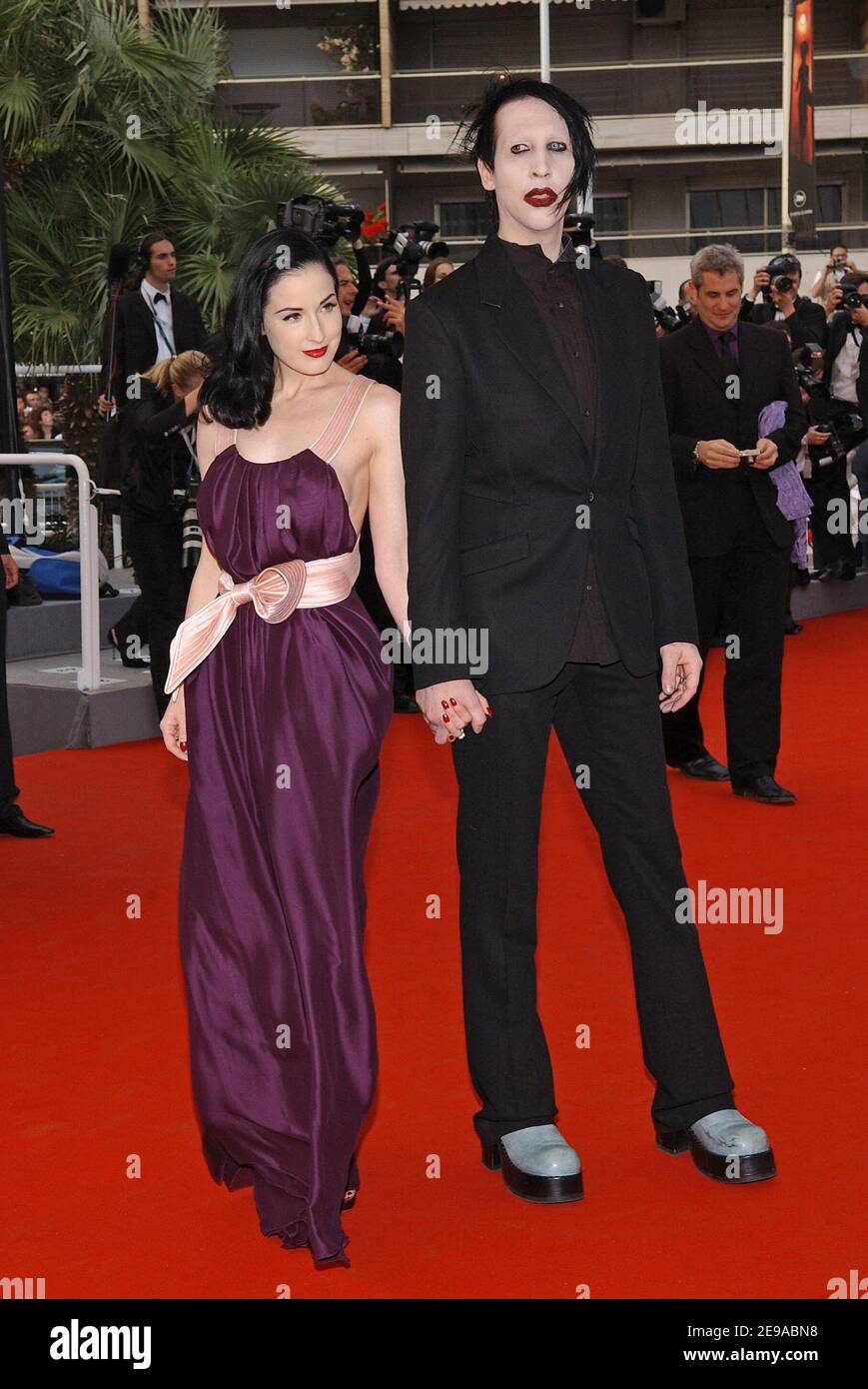 dita von teese red carpet