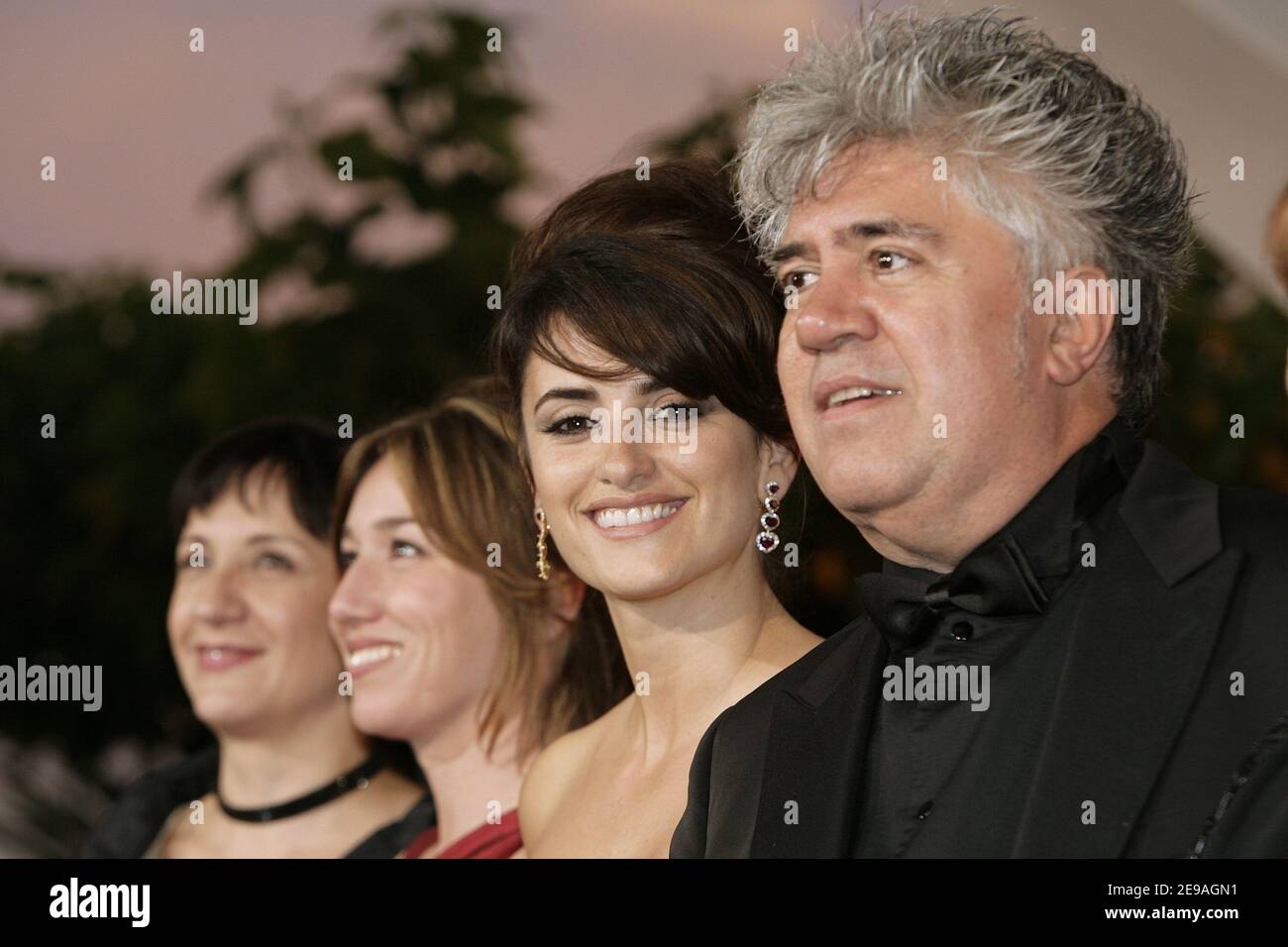 Spanish director Pedro Almodovar (R) and Spanish actresses (L-R) Blanca ...