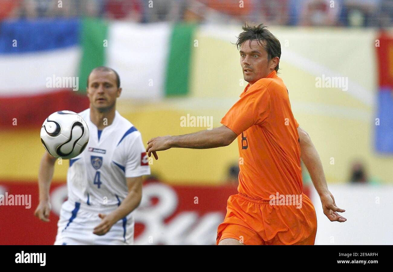 Serbia's Igor Duljaj and Netherlands' Philip Cocu during the World Cup 2006, Group C, Serbia and Montenegro vs Netherlands in Leipzig, Germany on June 11, 2006. Netherlands won 1-0. Photo by Christian Liewig/ABACAPRESS.COM Stock Photo