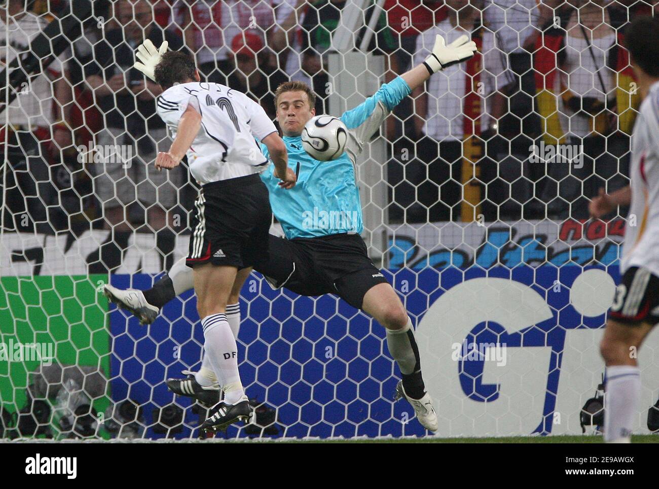 Germany's Miroslav Klose and Poland's goalkeeper Artur Boruc during the World Cup 2006, Germany vs Poland at the Signal Iduna Park stadium in Dortmund, Germany on 14, 2006. Germany won 1-0. Photo by Gouhier-Hahn-Orban/Cameleon/ABACAPRESS.COM Stock Photo