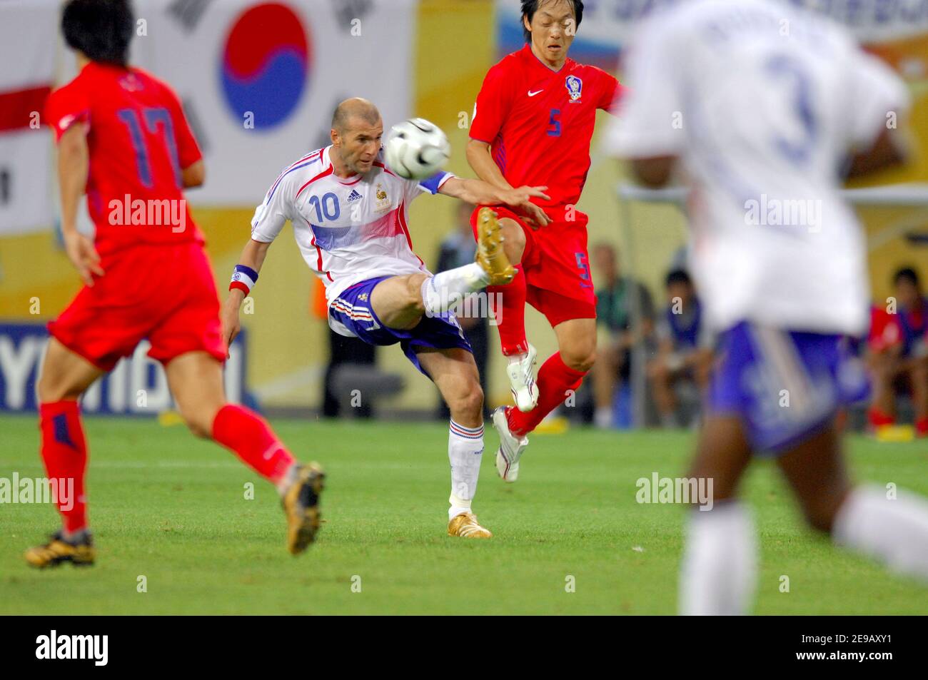 France's Zinedine Zidane during the World Cup 2006, Group G, France vs South Korea at the Zentralstadion stadium in Leipzig, Germany on June 18, 2006. The game ended in a draw 1-1. Photo by Gouhier-Hahn-Orban/Cameleon/ABACAPRESS.COM Stock Photo