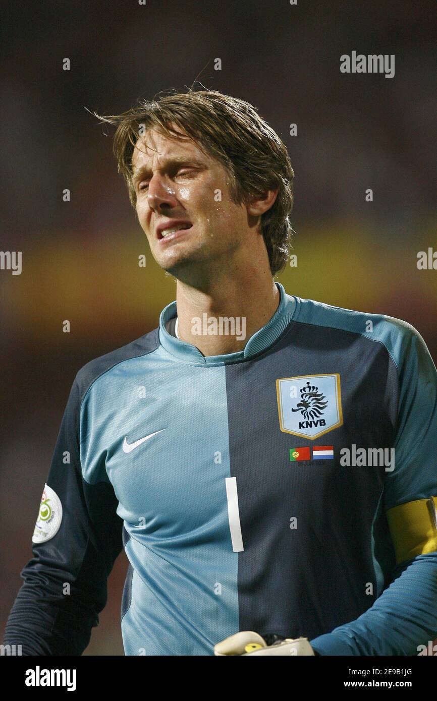 Netherland's goalkeeper Edwin Van Der Sar look dejected at the end of the game during the World Cup 2006, second round, Portugal vs Hollande, at the Easy-Credit-Stadion, in Nuremberg, Germany, on June 25, 2006. Portugal won 1-0. Photo by Christian Liewig/ABACAPRESS.COM Stock Photo