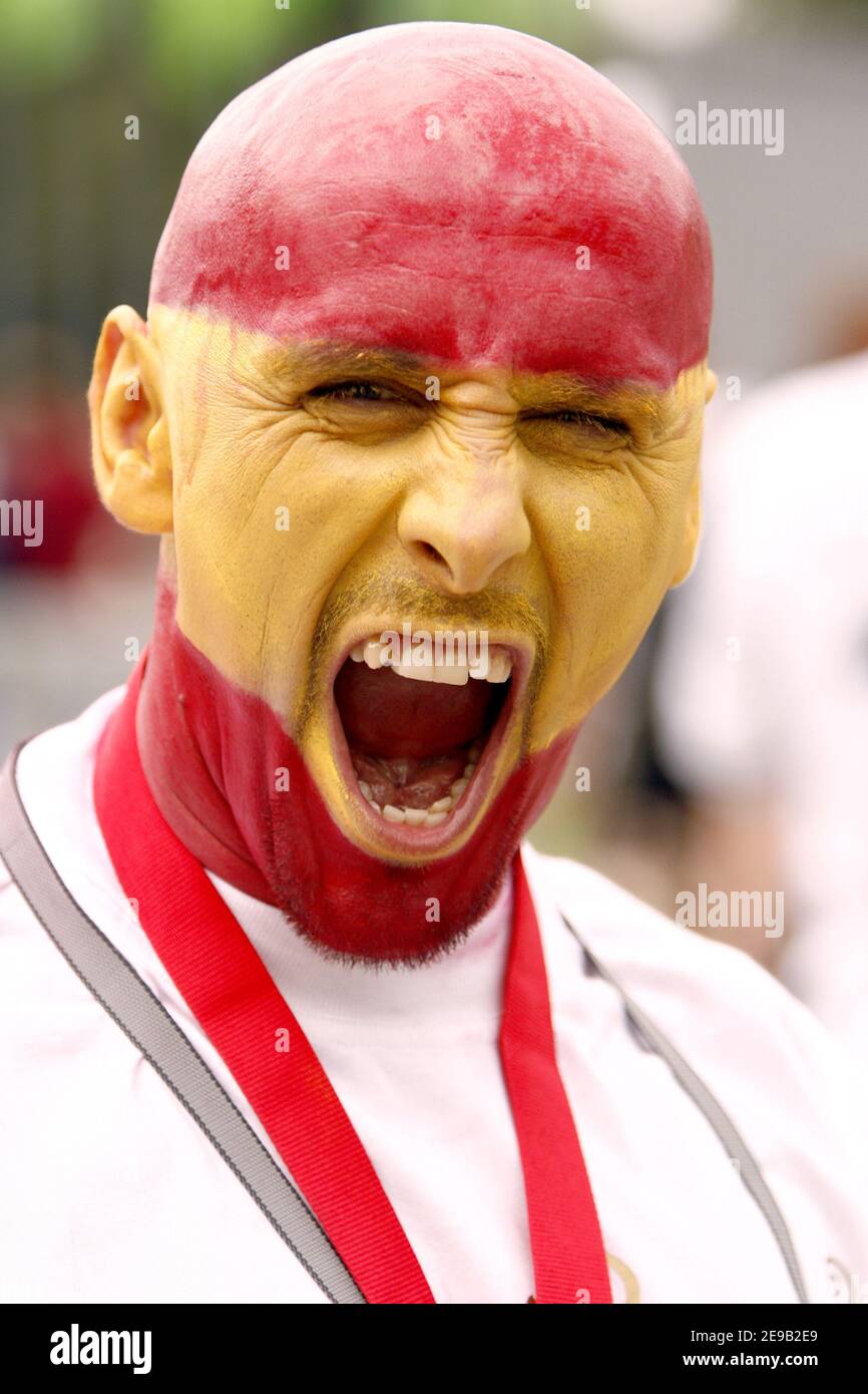 Spain's fan during the World Cup 2006, Second round, France vs Spain at the AWD-Arena stadium in Hanover, Germany on June 27, 2006. France won 3-1. Photo by Gouhier-Hahn-Orban/Cameleon/ABACAPRESS.COM Stock Photo