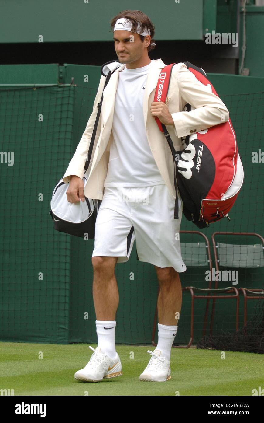 Roger federer nike hi-res stock photography and images - Alamy