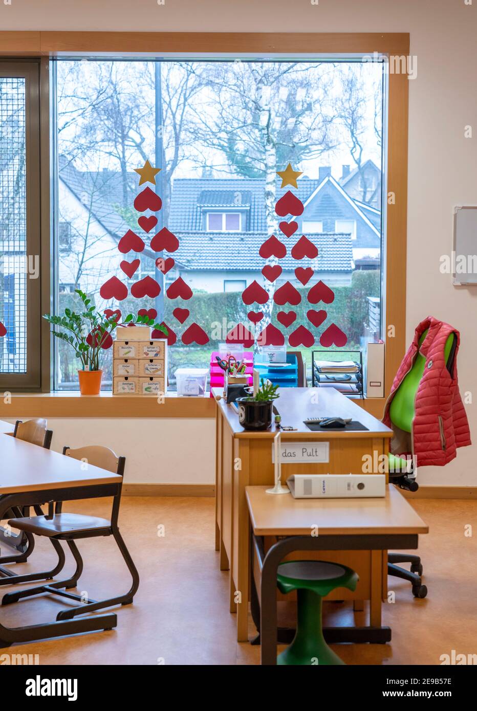Primary school, 1st grade classroom, modern equipped school, new building, empty, during lockdown in January 2021, pupils mostly learn at home, NRW, G Stock Photo