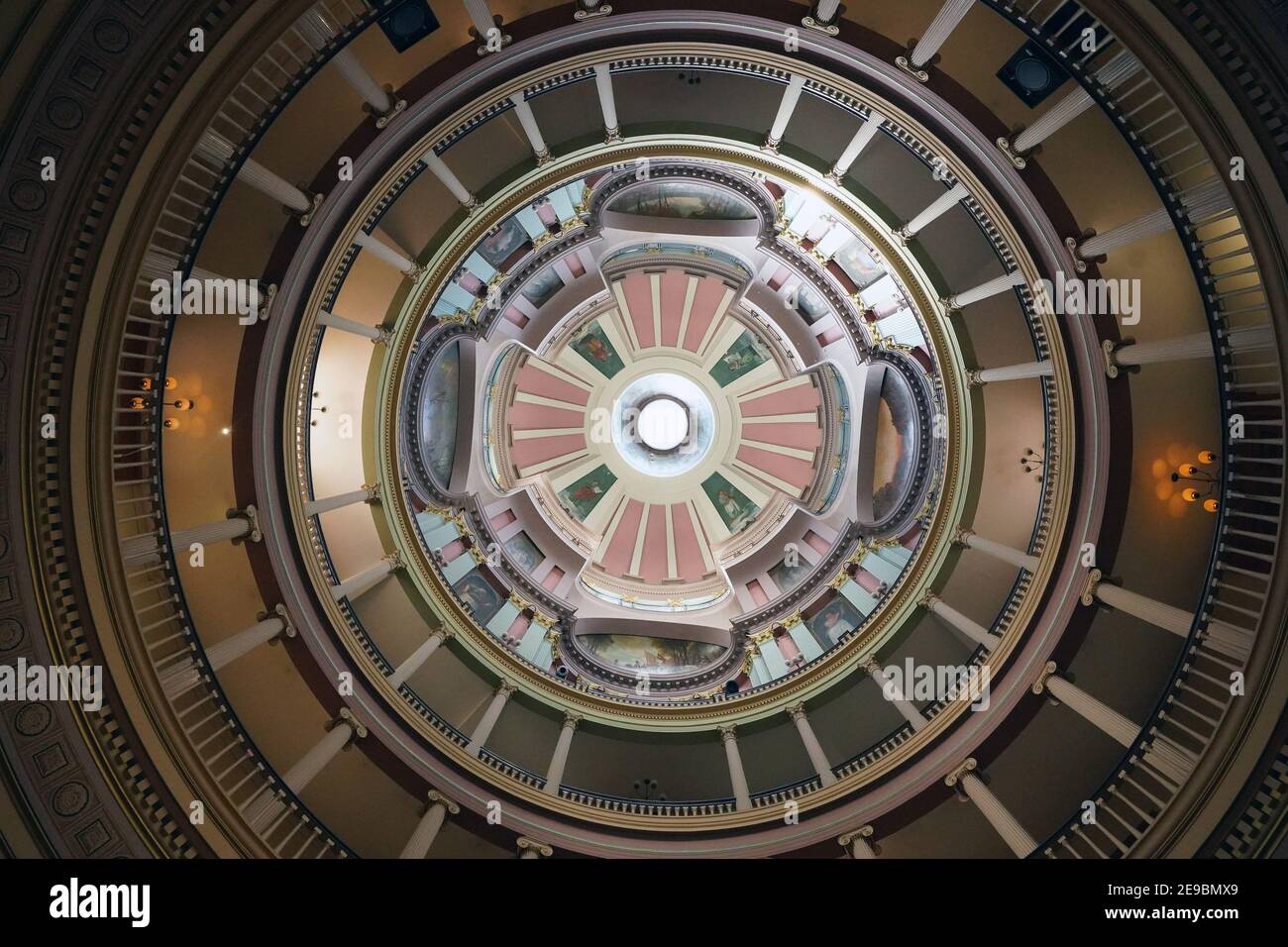 Old courthouse st louis floor hi-res stock photography and images - Alamy