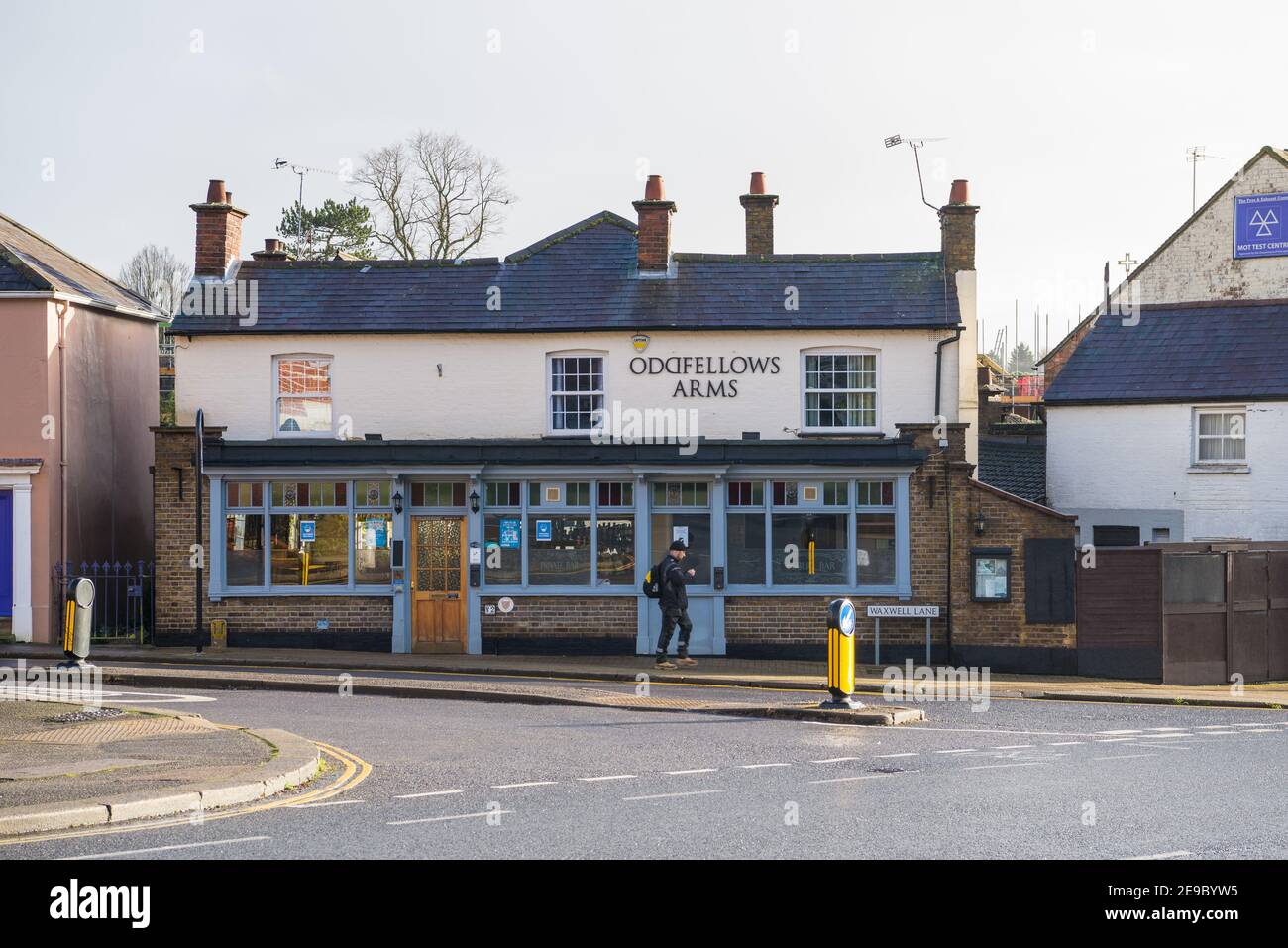 Small bridge pub hires stock photography and images Alamy