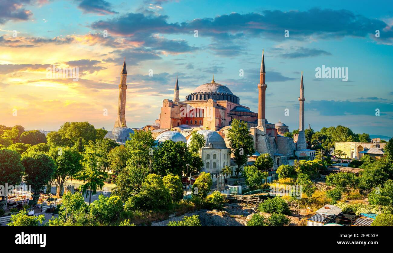 Istanbul hagia sophia sunrise hi-res stock photography and images - Alamy