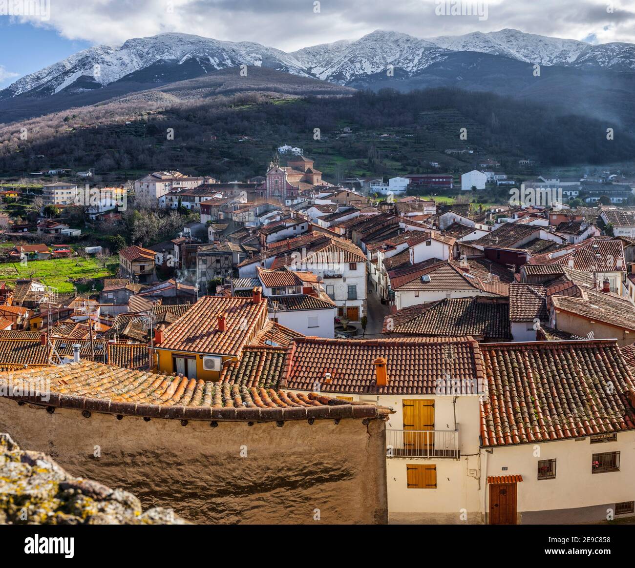 Viewpoint of Santa Maria Church, Ambroz Valley village. Caceres, Extremadura, Spain. Stock Photo