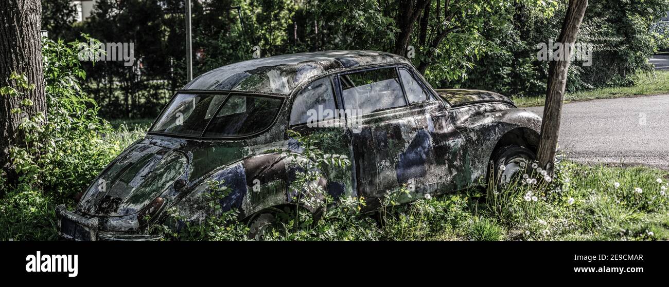 old colorful car oldtimer panorama view Stock Photo - Alamy