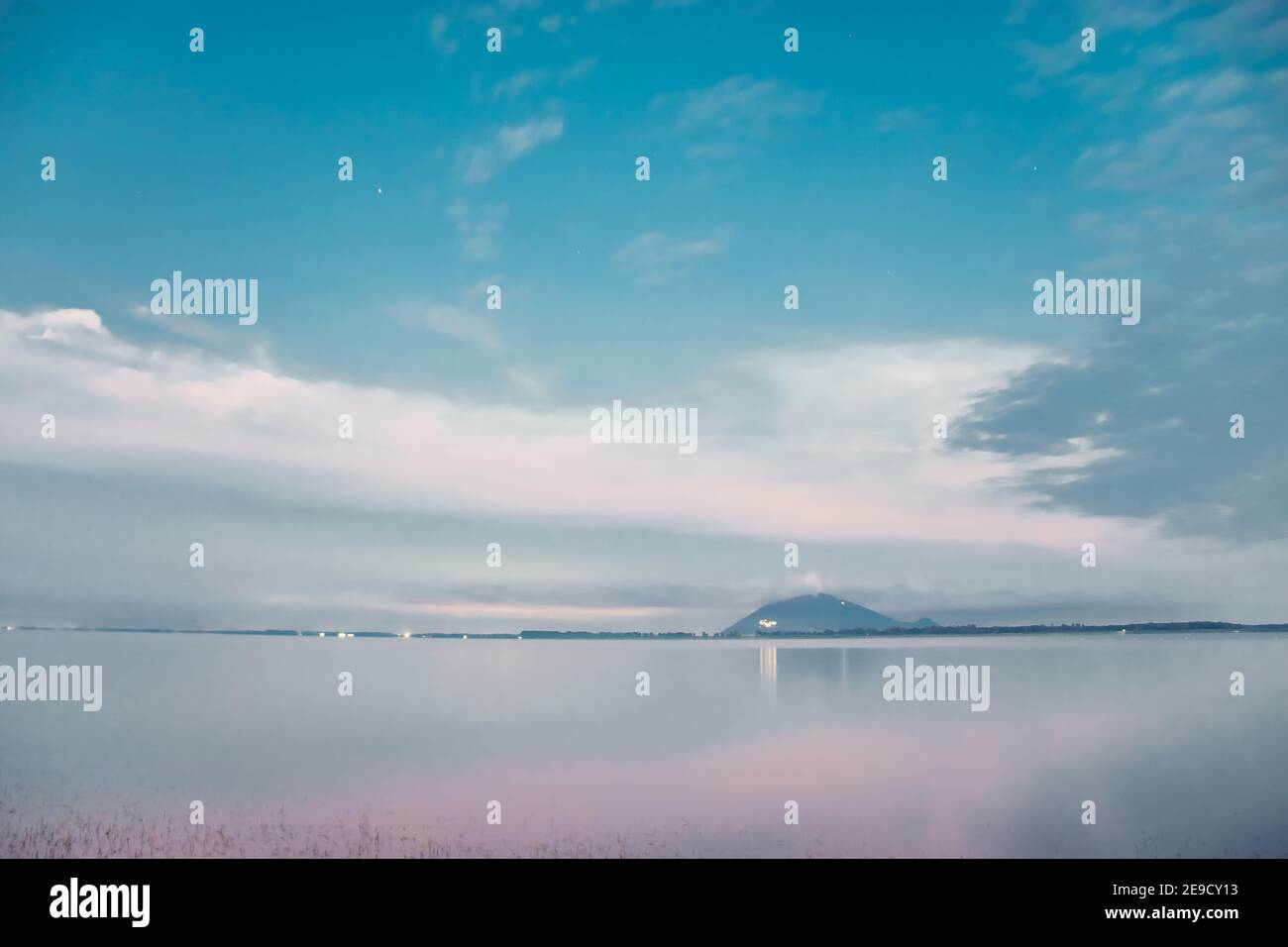 Calm lake reflecting sky clouds hi-res stock photography and images - Alamy