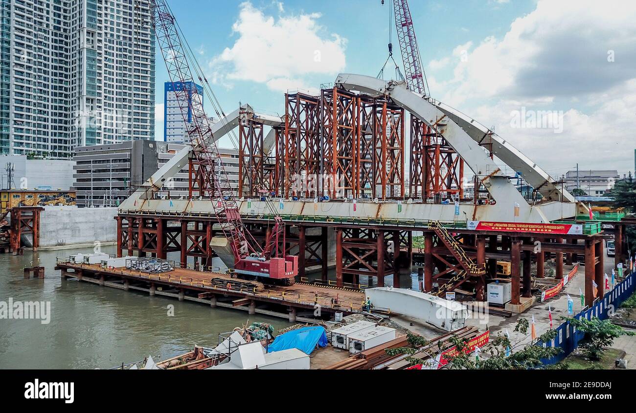 Manila, Philippines. 4th Feb, 2021. Photo shows the building site of the Binondo-Intramuros Bridge in Manila, the Philippines, Feb. 4, 2021. The construction of the China-funded bridge started in July of 2018. Credit: Rouelle Umali/Xinhua/Alamy Live News Stock Photo