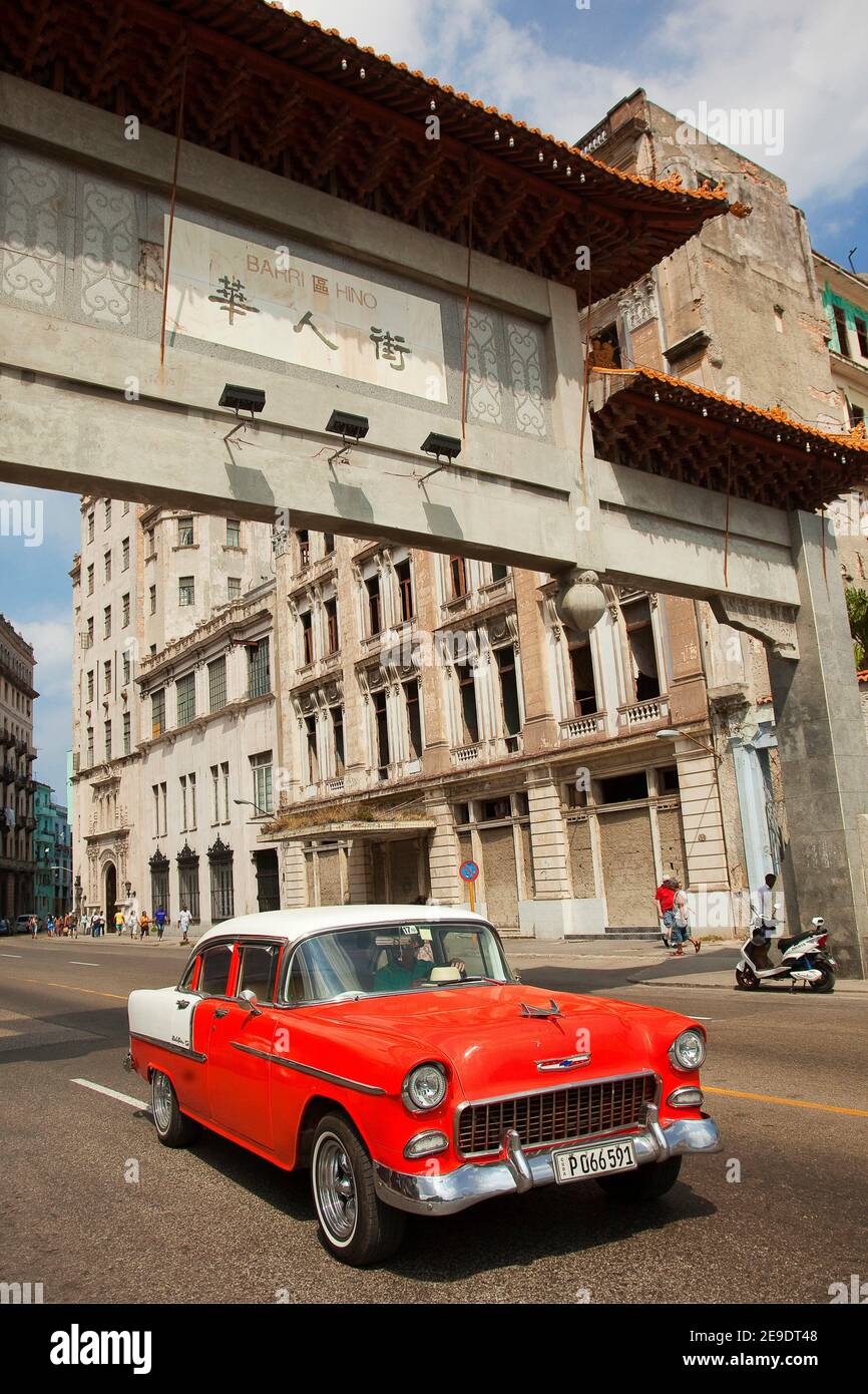 Entrance to chinatown in havana hires stock photography and images Alamy