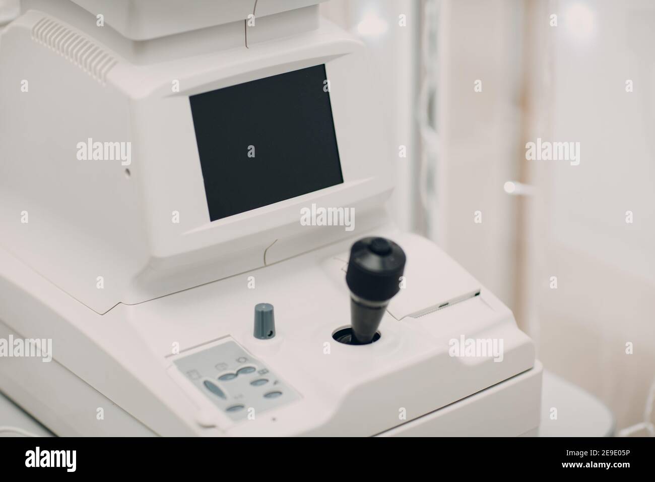 Vision test machine hires stock photography and images Alamy