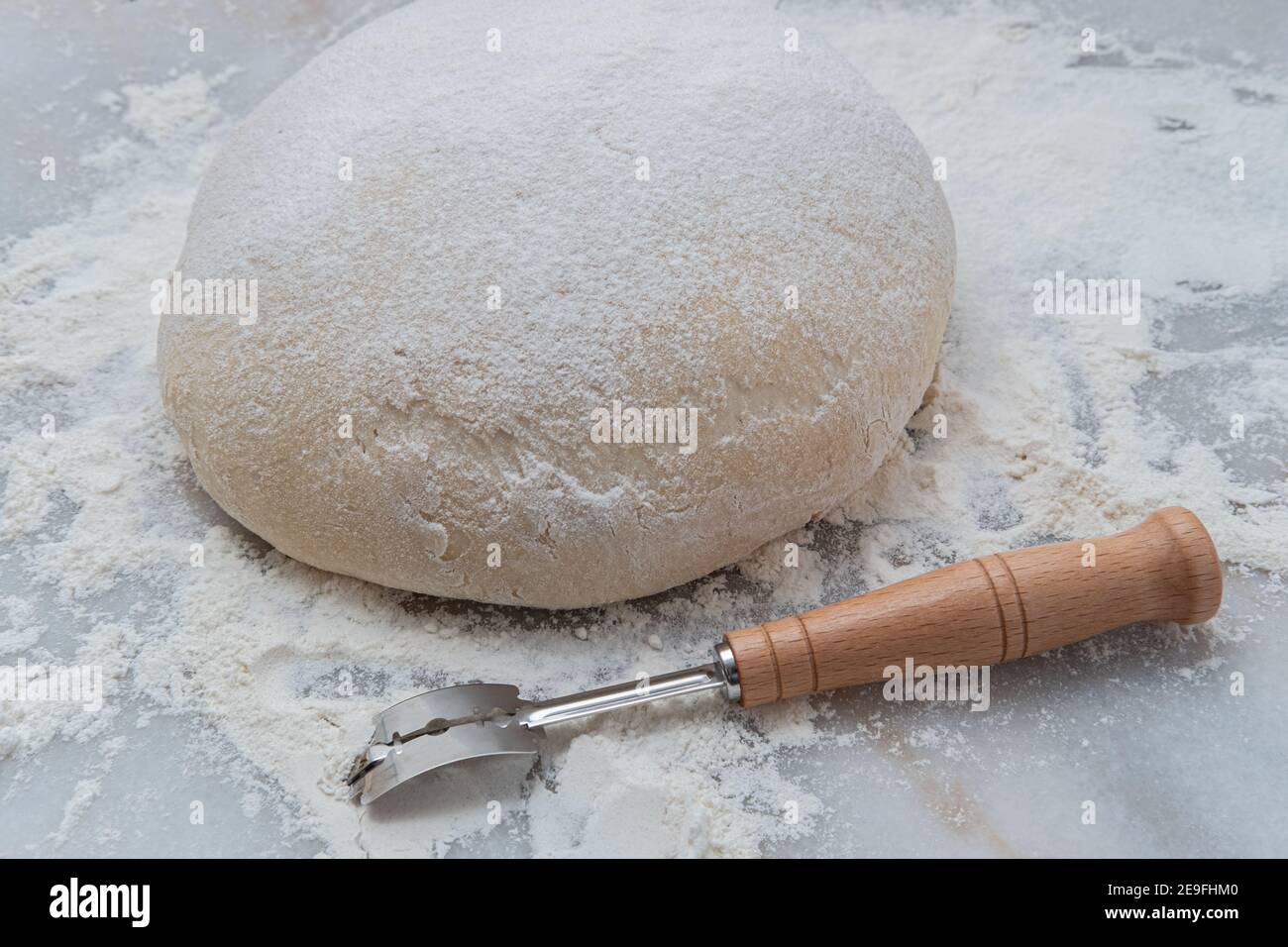 Dough scoring tool hires stock photography and images Alamy
