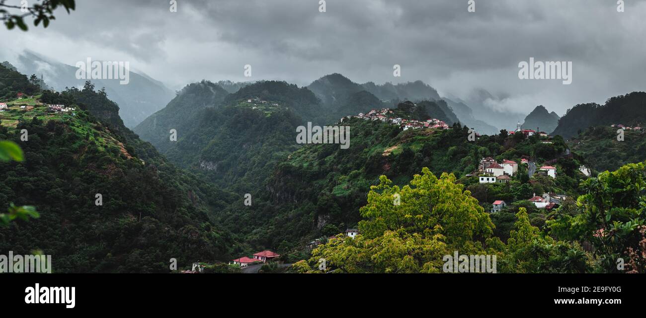 Beautiful grass covered hills hi-res stock photography and images - Alamy