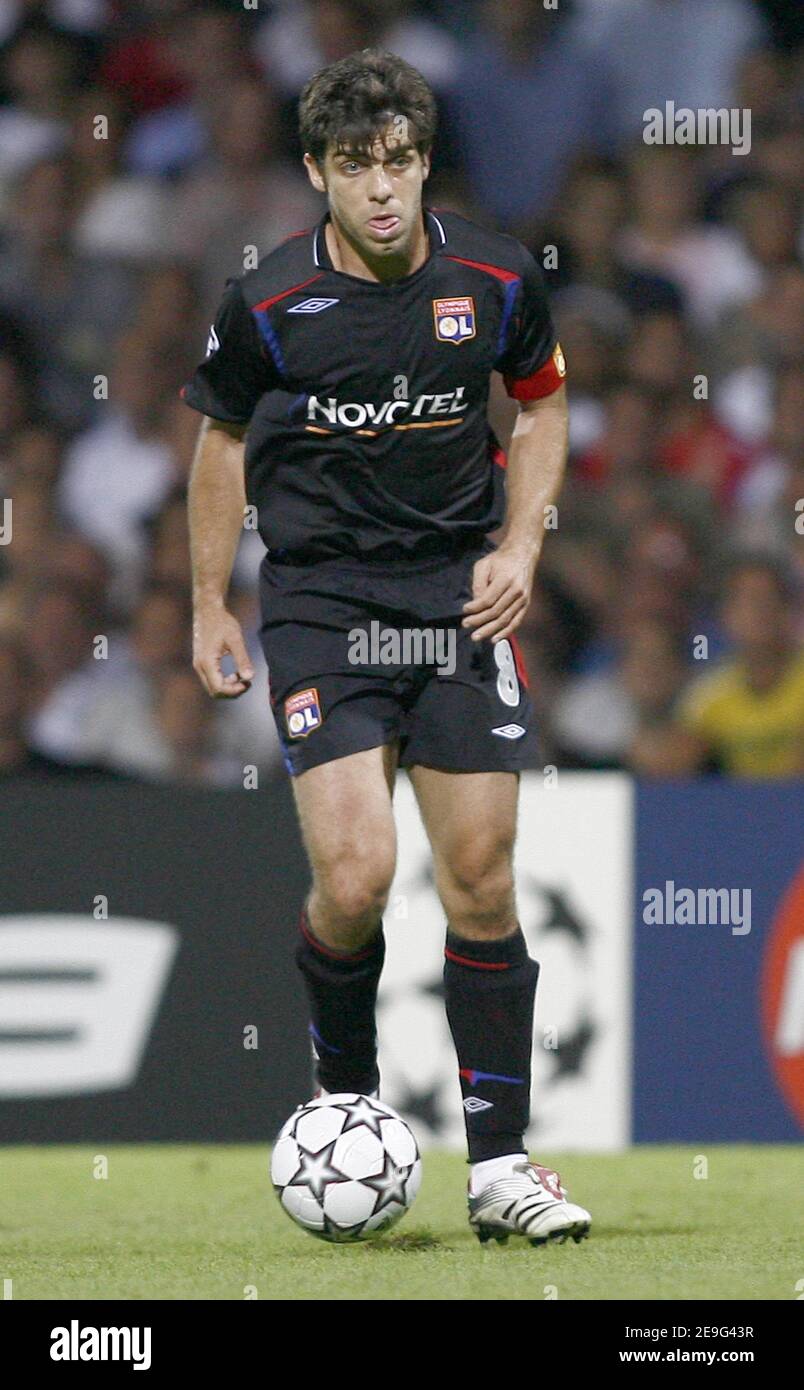 OL's Juninho in action during the UEFA Champions League, Group E, Olympique Lyonnais vs Real Madrid CF at the Gerland Stadium in Lyon, France on September 13, 2006. Lyon won 2-0. Photo by Christian Liewig/Camelon/ABACAPRESS.COM Stock Photo
