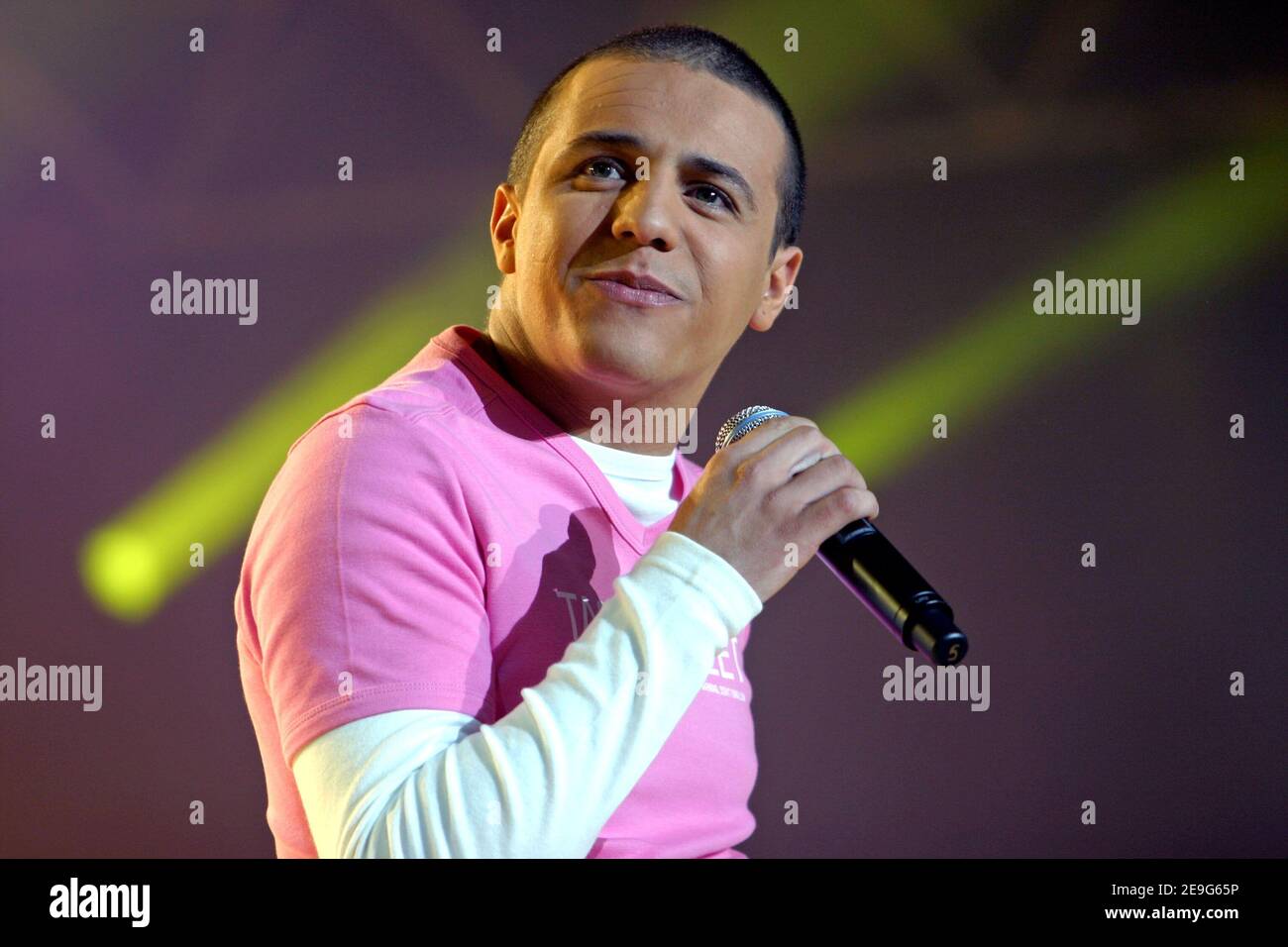 Faudel performs during the 10th and last 'Night of the Stars', organized by RTL 9 channel in 'Le Galaxie' theater in Amneville, East of France on September 16, 2006. Photo by Audrey Morant/ABACAPRESS.COM Stock Photo