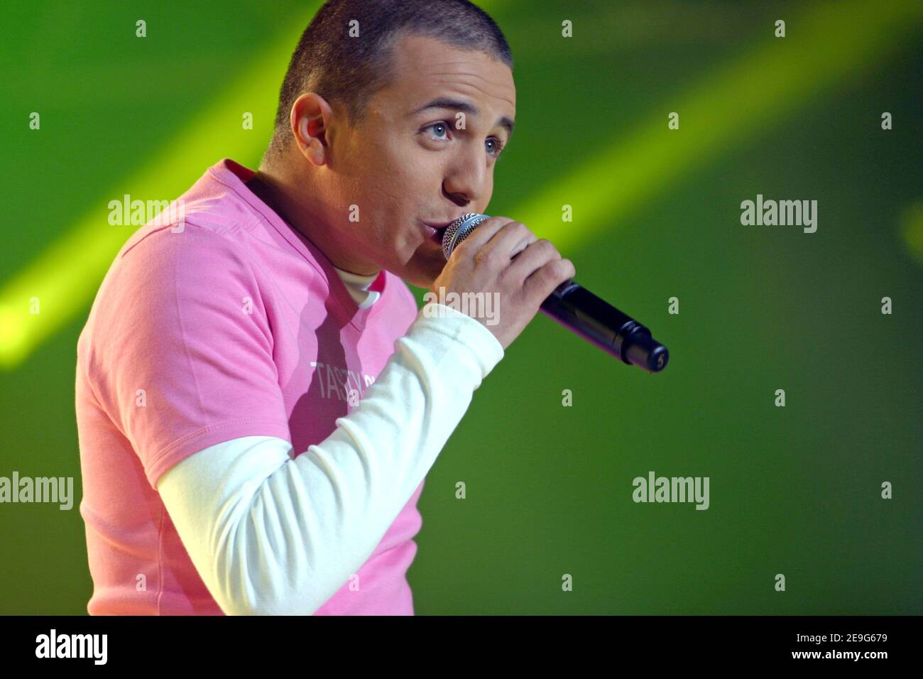 Faudel performs during the 10th and last 'Night of the Stars', organized by RTL 9 channel in 'Le Galaxie' theater in Amneville, East of France on September 16, 2006. Photo by Audrey Morant/ABACAPRESS.COM Stock Photo