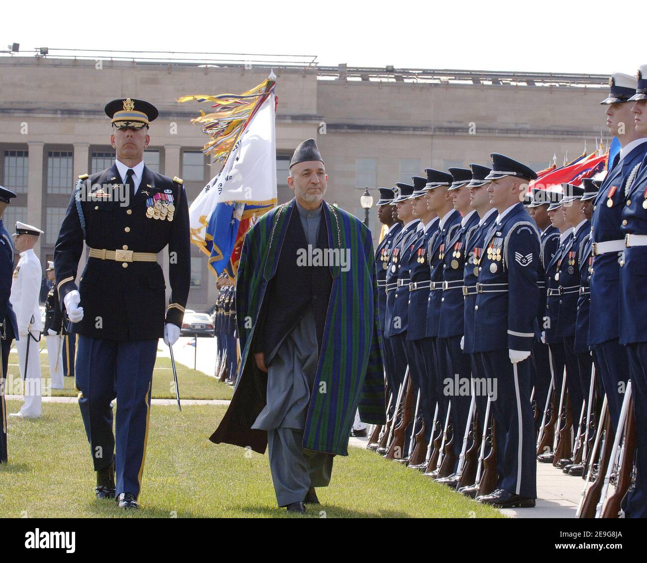 Afghanistan President Hamid Karzai arrives at the Pentagon Stock Photo