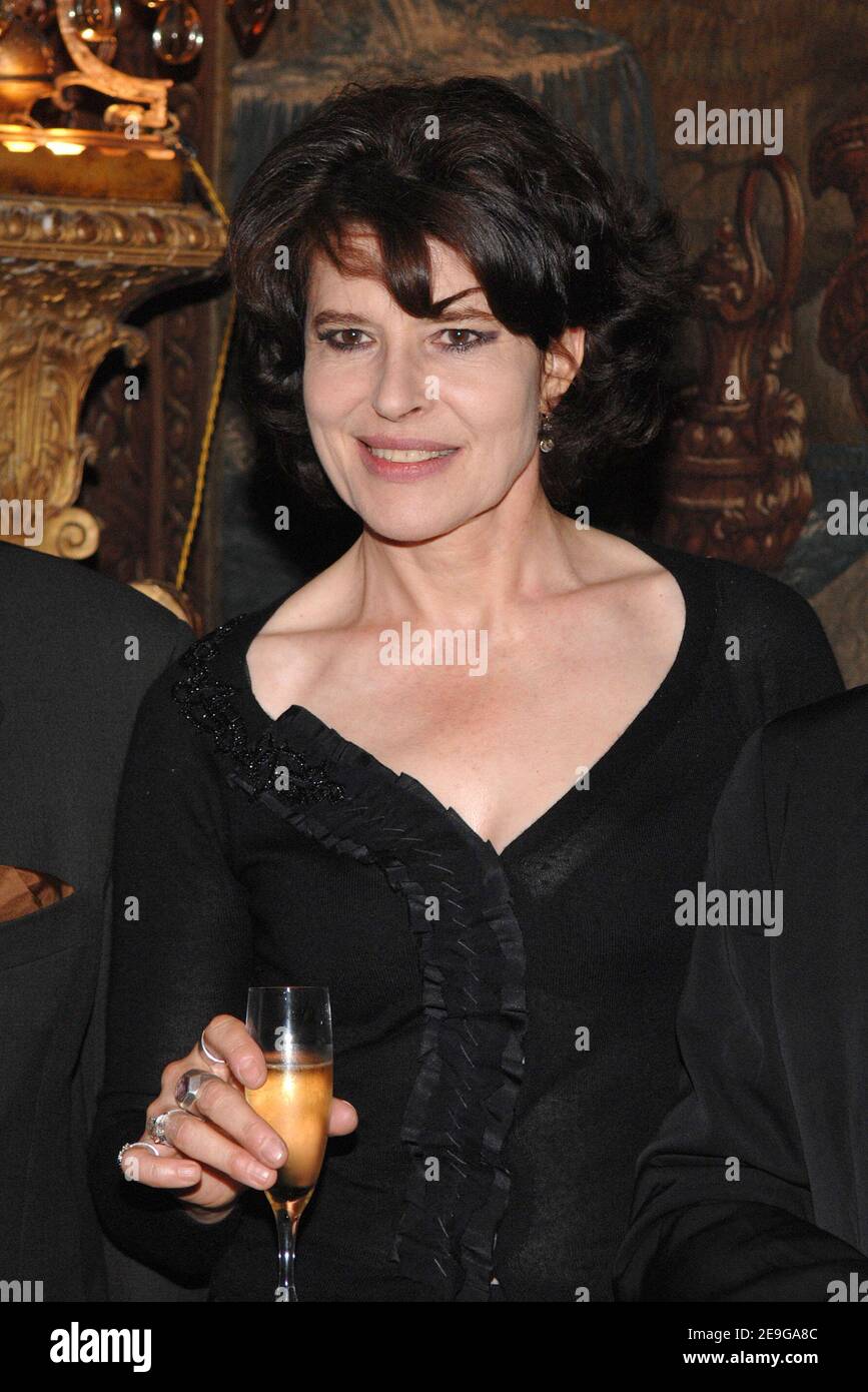 French actress Fanny Ardant poses for pictures during a cocktail held at the Portuguese Embassy in Paris, France, on September 28, 2006. Both Fanny Ardant and Patrice Chereau will open Lisbon's Sao Carlos theatre new season with performances in French. Photo by Nicolas Khayat/ABACAPRESS.COM Stock Photo