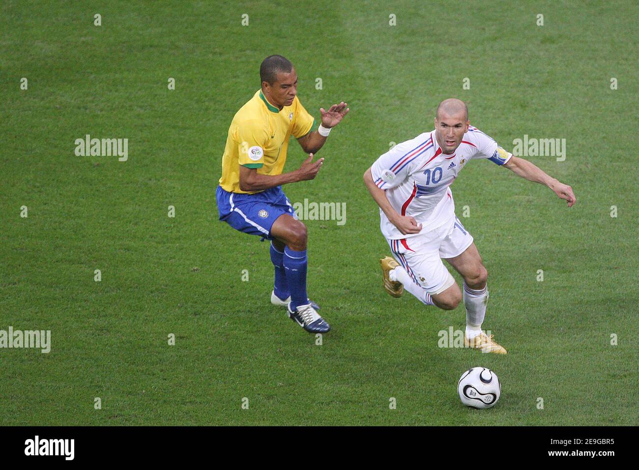 Brazil's Gilberto Silva and France's Zinedine Zidane battle for the ball during the World Cup 2006, quater-final, Brazil vs France at the Commerzbank-Arena stadium in Frankfurt, Germany on July 1, 2006. France won 1-0 and advances to World Cup semifinals. Photo by Gouhier-Hahn-Orban/Cameleon/ABACAPRESS.COM Stock Photo