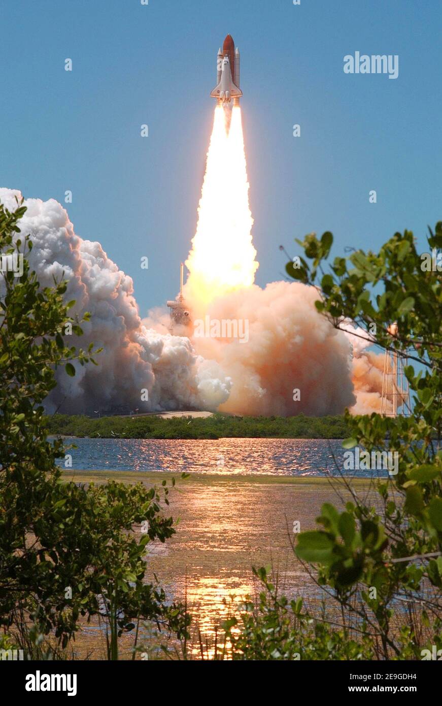 Rockets fireworks ground hi-res stock photography and images - Alamy