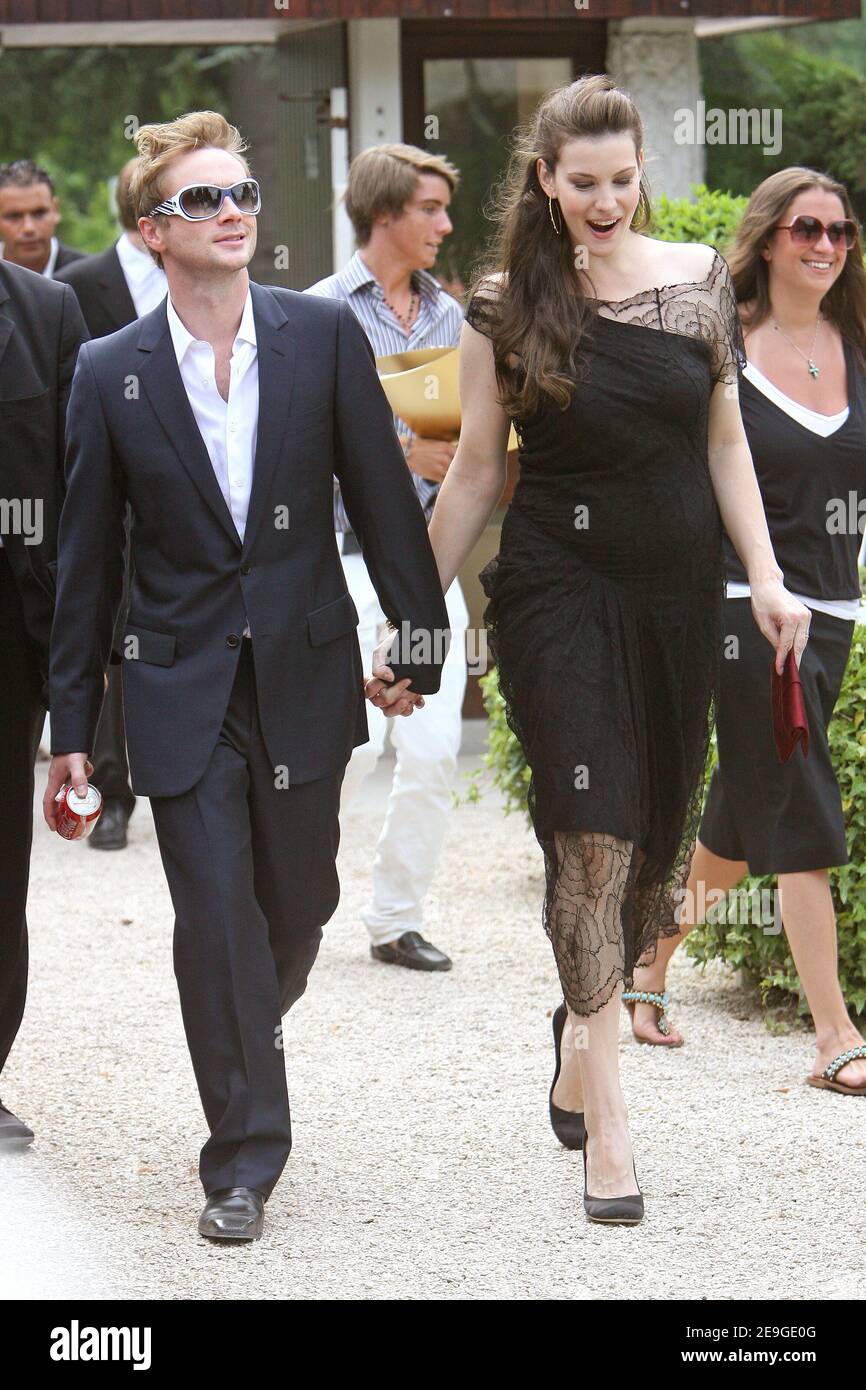Liv Tyler and her husband Royston Langdon arrive at Dior's Haute-Couture Fall-Winter 2007 collection presentation held at the Polo Club in Paris, France, on July 5, 2006. Photo by Nebinger-Taamallah/ABACAPRESS.COM Stock Photo