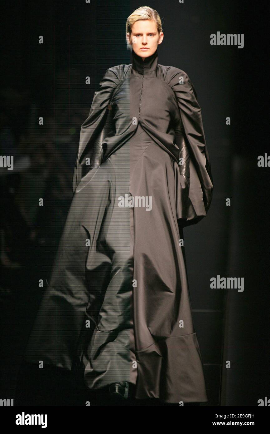 Model Stella Tennant displays a creation by Givenchy Haute-Couture fall-winter 2007 collection in Paris, France, on July 7, 2006. Photo by Java/ABACAPRESS.COM Stock Photo