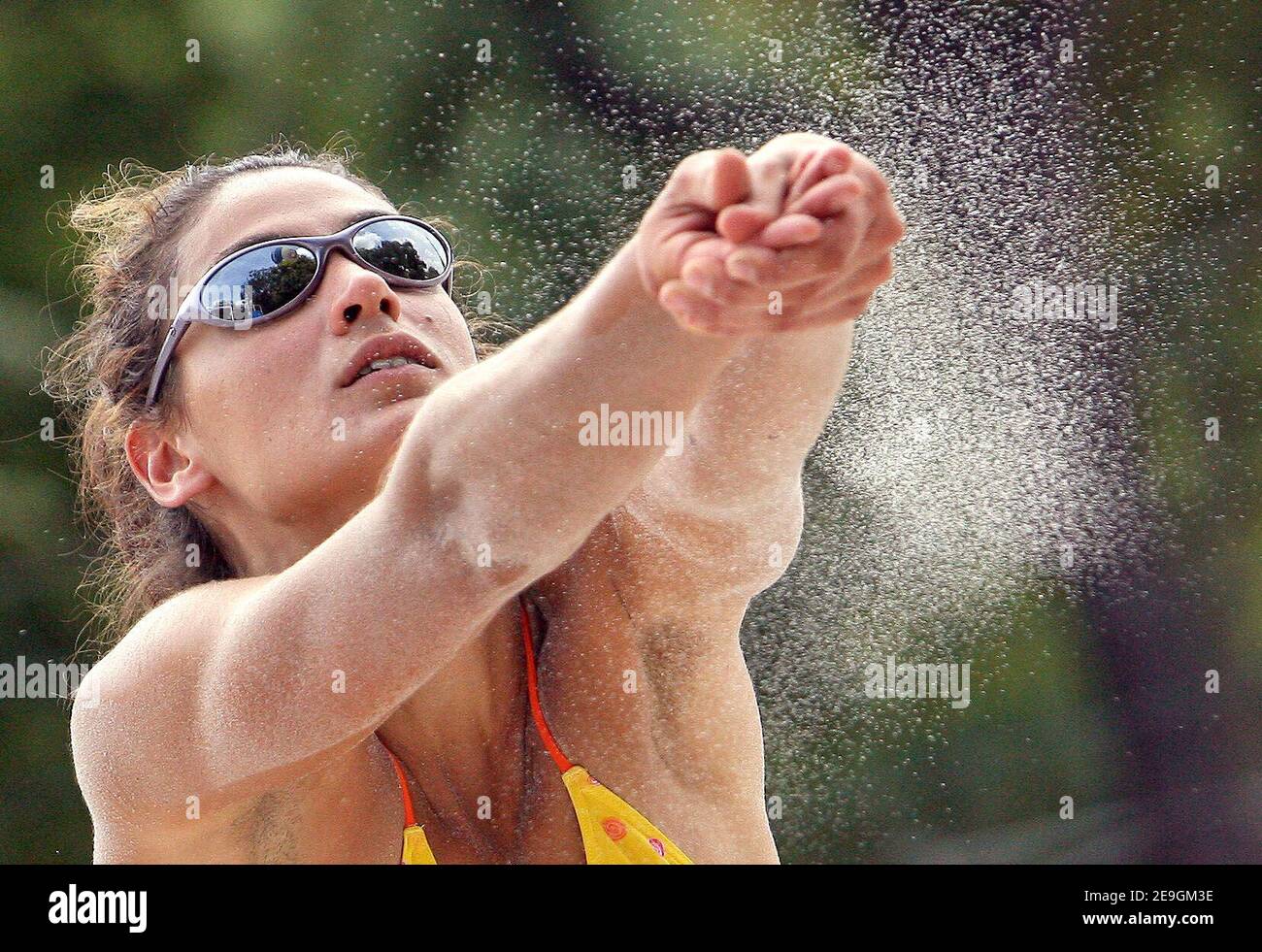 Beach volley Swatch-FIVB World Tour 2006 at the Champs de Mars in Paris,  France on July 25, 2006. Photo by Mehdi Taamallah/Cameleon/ABACAPRESS.COM  Stock Photo - Alamy