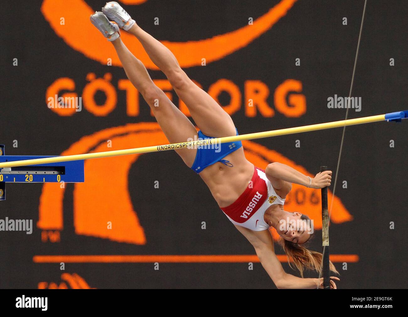 Russia's Yelena Isinbayeva competes on women's pole vault heat at the