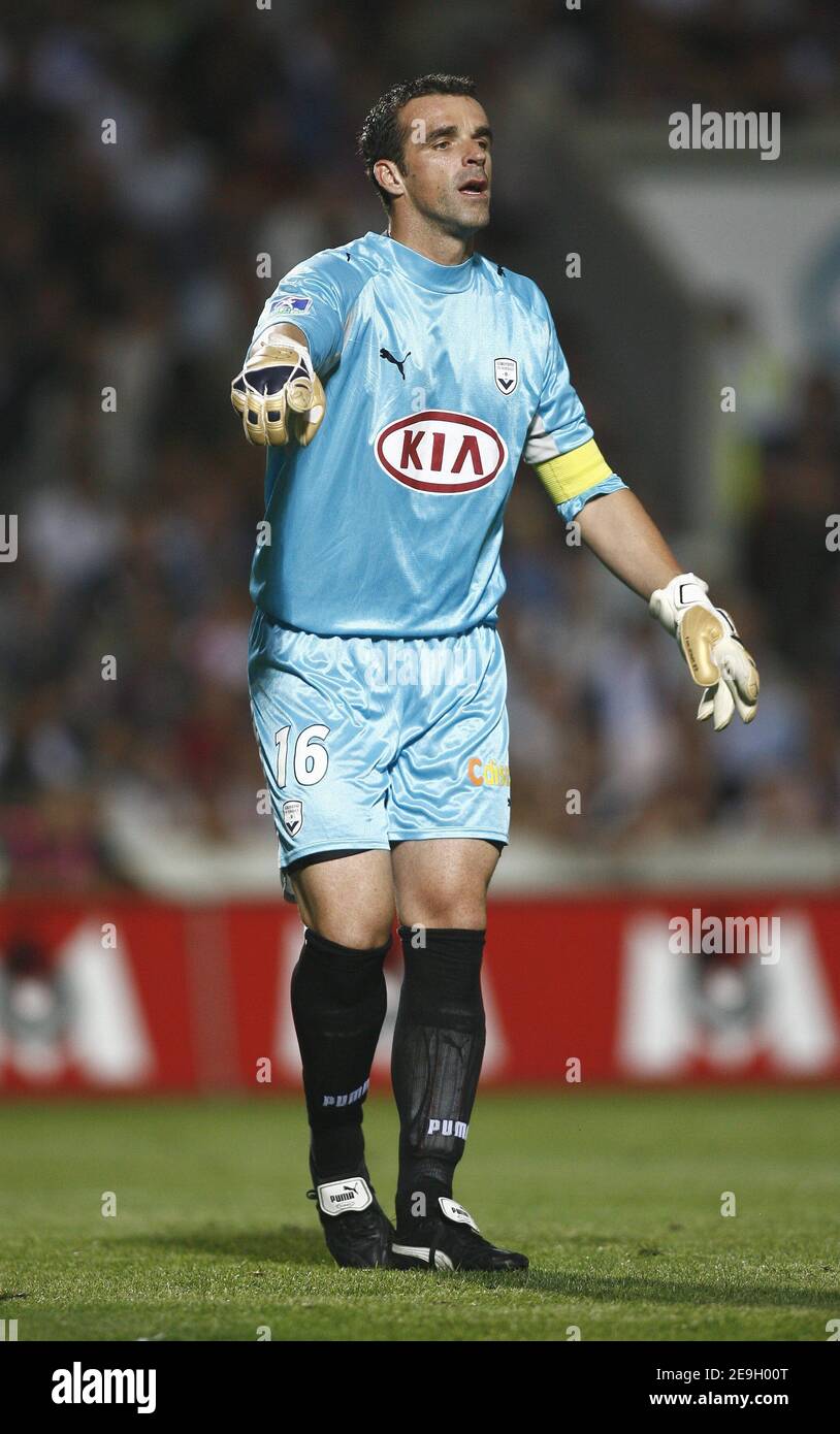 Bordeaux' Ulrich Rame during the French first league football match,  Girondins de Bordeaux vs Olympique Lyonnais, at Chaban-Delmas stadium, in  Bordeaux, France, on August 20, 2006. Lyon won 2-1. Photo by Christian