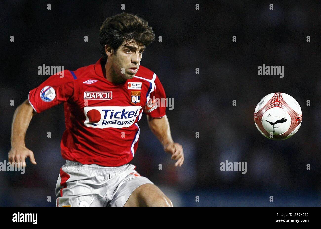 Lyon's Juninho in action during the French first league football match, Girondins de Bordeaux vs Olympique Lyonnais, at Chaban-Delmas stadium, in Bordeaux, France, on August 20, 2006. Lyon won 2-1. Photo by Christian Liewig/ABACAPRESS.COM Stock Photo