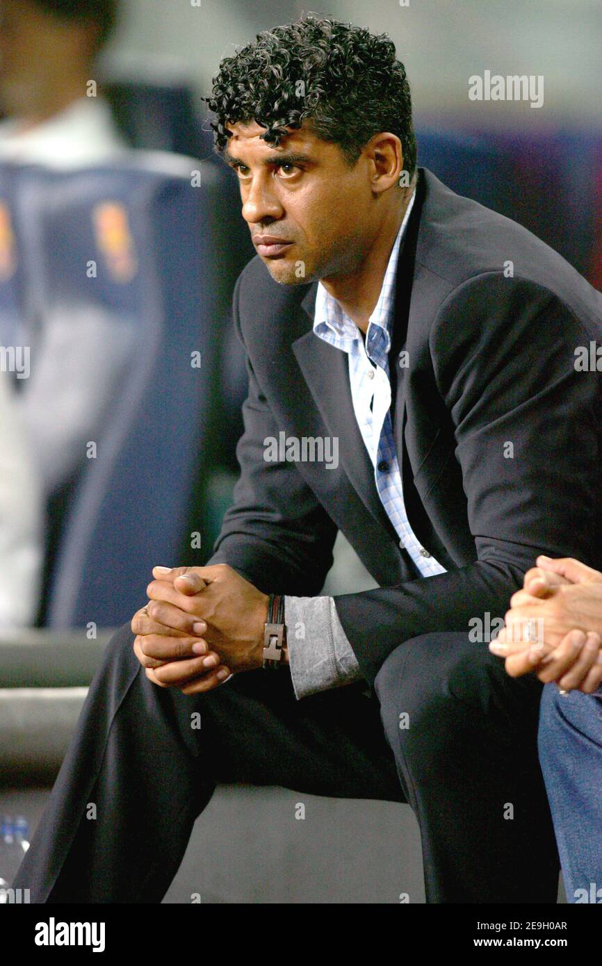 Frank rijkaard fc barcelona coach hi-res stock photography and images -  Alamy