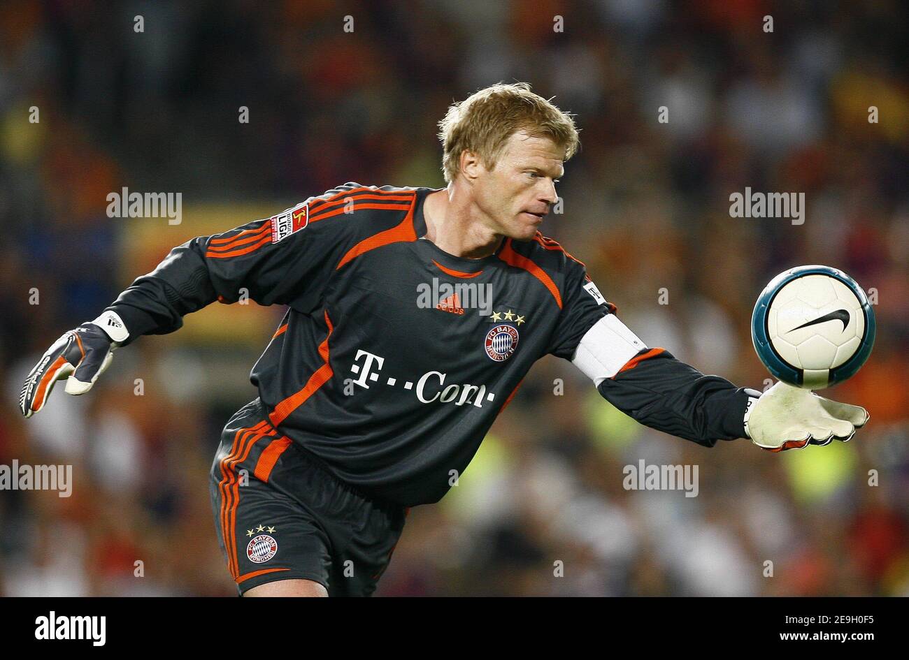 Bayern's Oliver Kahn in action during the Gamper trophy, FC Barcelona vs Bayern at Nou Camp, in Barcelona, Spain, on August 22, 2006. Barcelona won 4-0. Photo by Christian Liewig/ABACAPRESS.COM Stock Photo