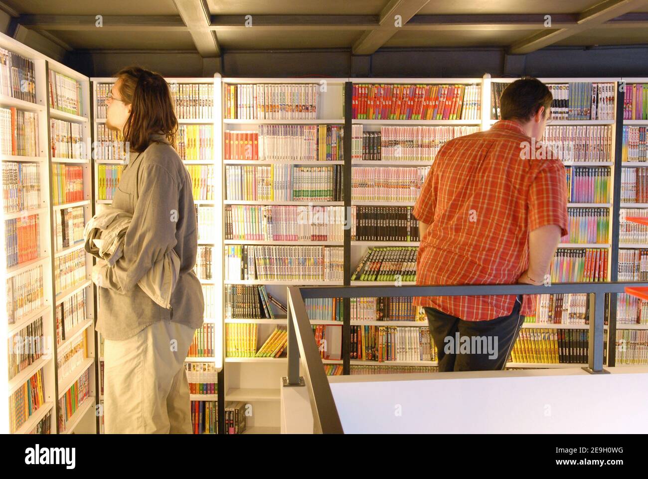 Views of Europe's first 'Manga Cafe' in Paris, France, on August 24, 2006. The venue, based on the Japanese concept combining a bookstore, a library and a cafe, opened its doors a few weeks ago in the heart of Paris (5th arrondissement). Fans can, for an hourly fee of 3 to 4 euros, have access to thousands of Mangas, surf the web, drink hot and cold soft drinks or play video games. Photo by Nicolas Khayat/ABACAPRESS.COM Stock Photo