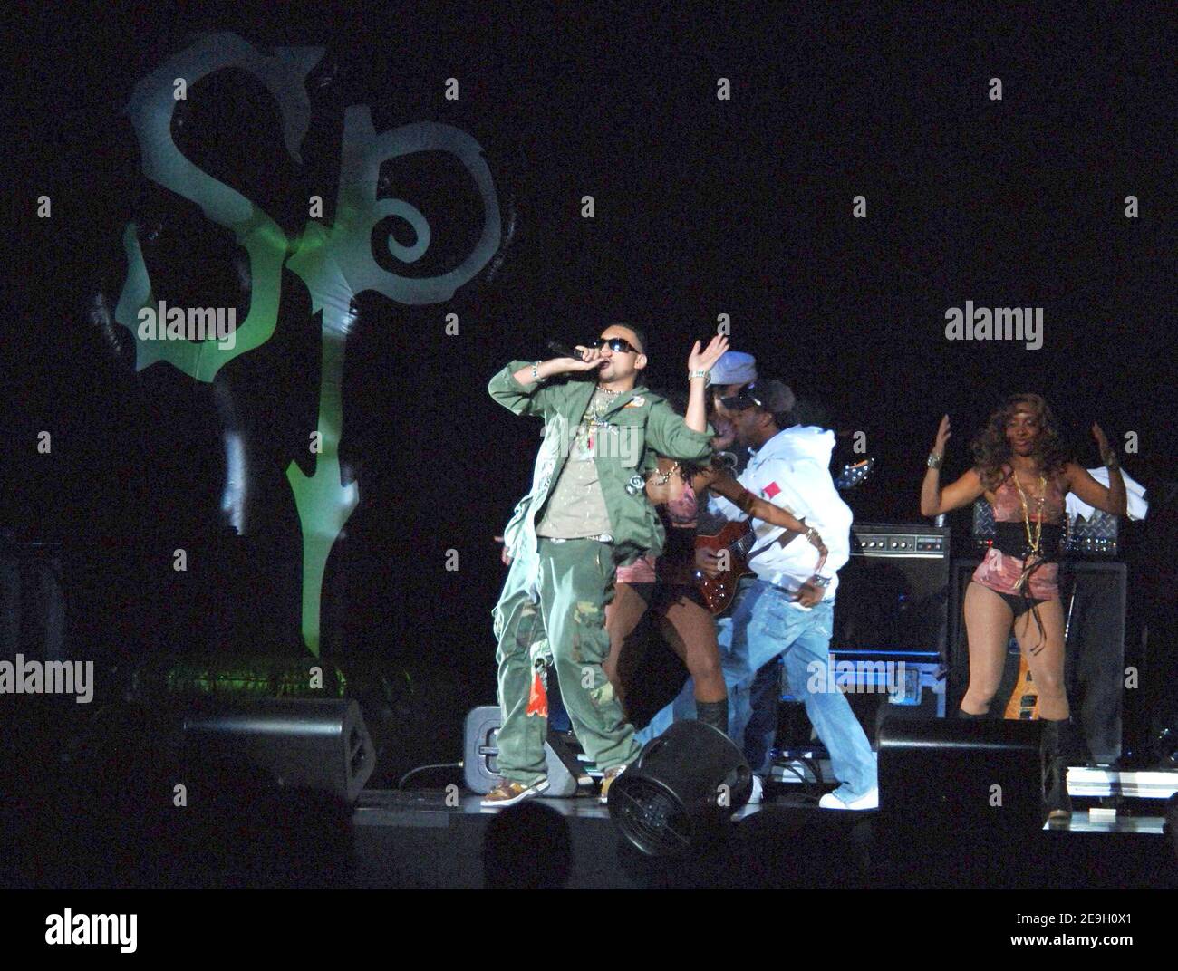 Sean Paul performs as the opening act during the 'Mariah Carey: The Adventures of Mimi: the Voice, the Hits, the Tour' show held at the Madison Square Garden, in New York, NY, USA on Wednesday, August 23, 2006. Photo by David Miller/ABACAPRESS.COM Stock Photo