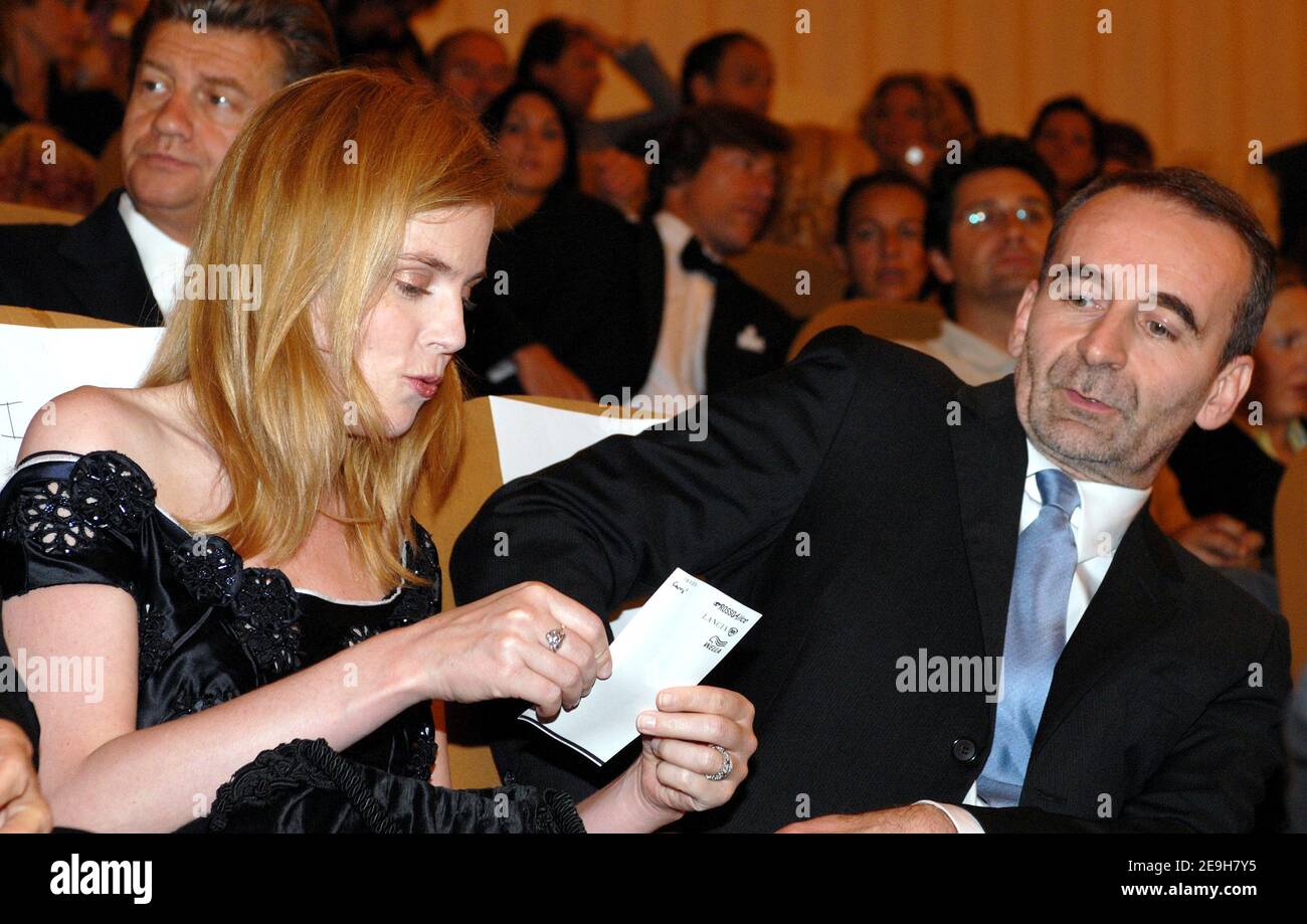 Newlywed French actress Isabelle Carre and producer Bruno Pesery arrive to the premiere of their new film 'Private Fears in Public Places' at the 63rd annual Venice Film Festival in Venice, Italy, on September 2, 2006. Photo by Nicolas Khayat/ABACAPRESS.COM Stock Photo