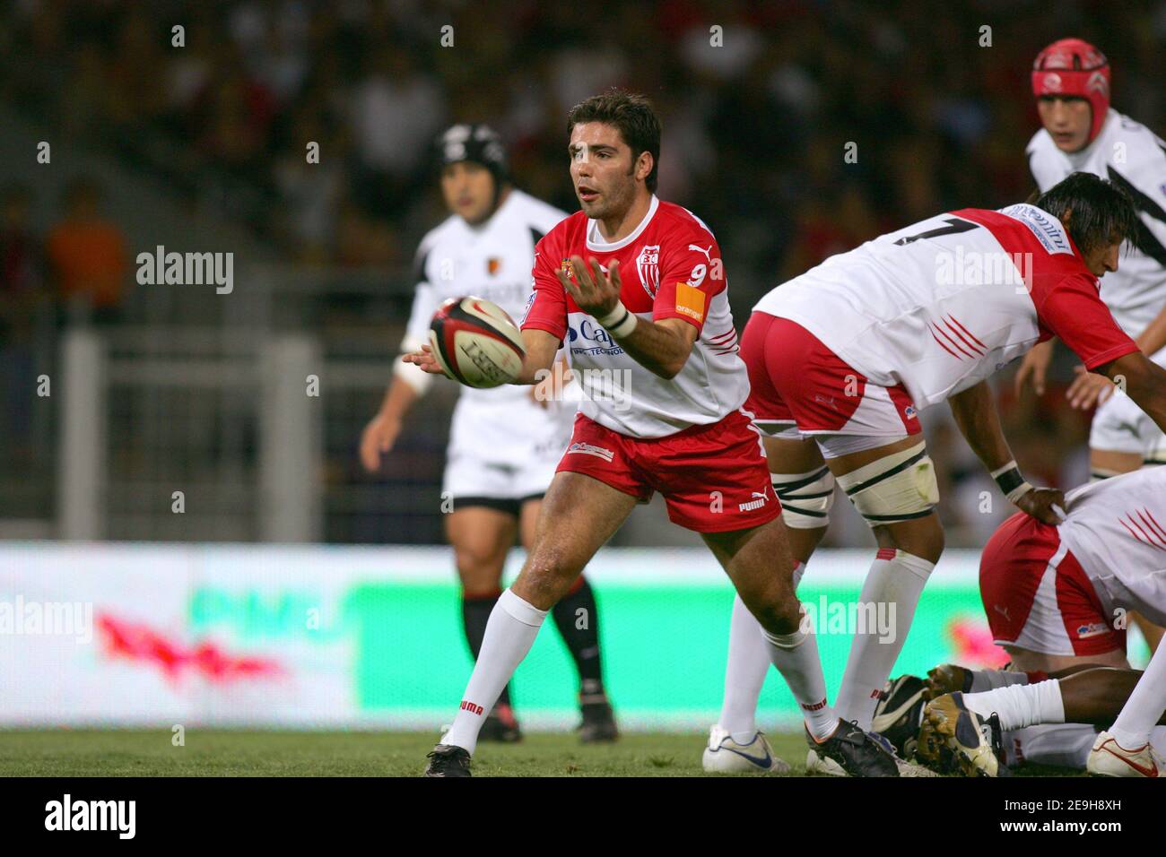 Biarritz Olympique's Dimitri Yachvili in action during the French Top 14  rugby Championship, Stade Toulousain vs Biarritz Olympique in Toulouse,  France, on September 3, 2006. Toulouse won 20-3. Photo by Manuel  Blondeau/Cameleon/ABACAPRESS.COM