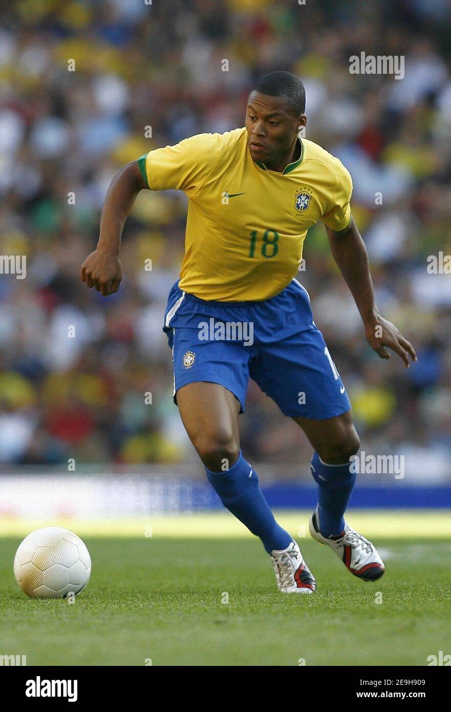 Brazil's Julio Baptista in action during the International Friendly match, Brazil vs Argentina at Emirates Stadium, in London, UK, on September 3, 2006. Brazil won 3-0. Photo by Christian Liewig/ABACAPRESS.COM Stock Photo