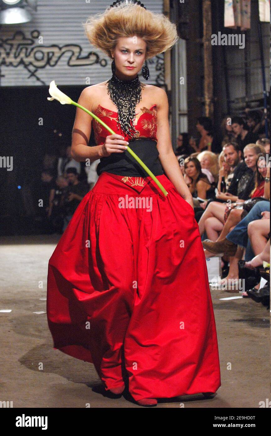 Carmen Electra Arrivals 2006 Olympus Spring Summer Fashion Week