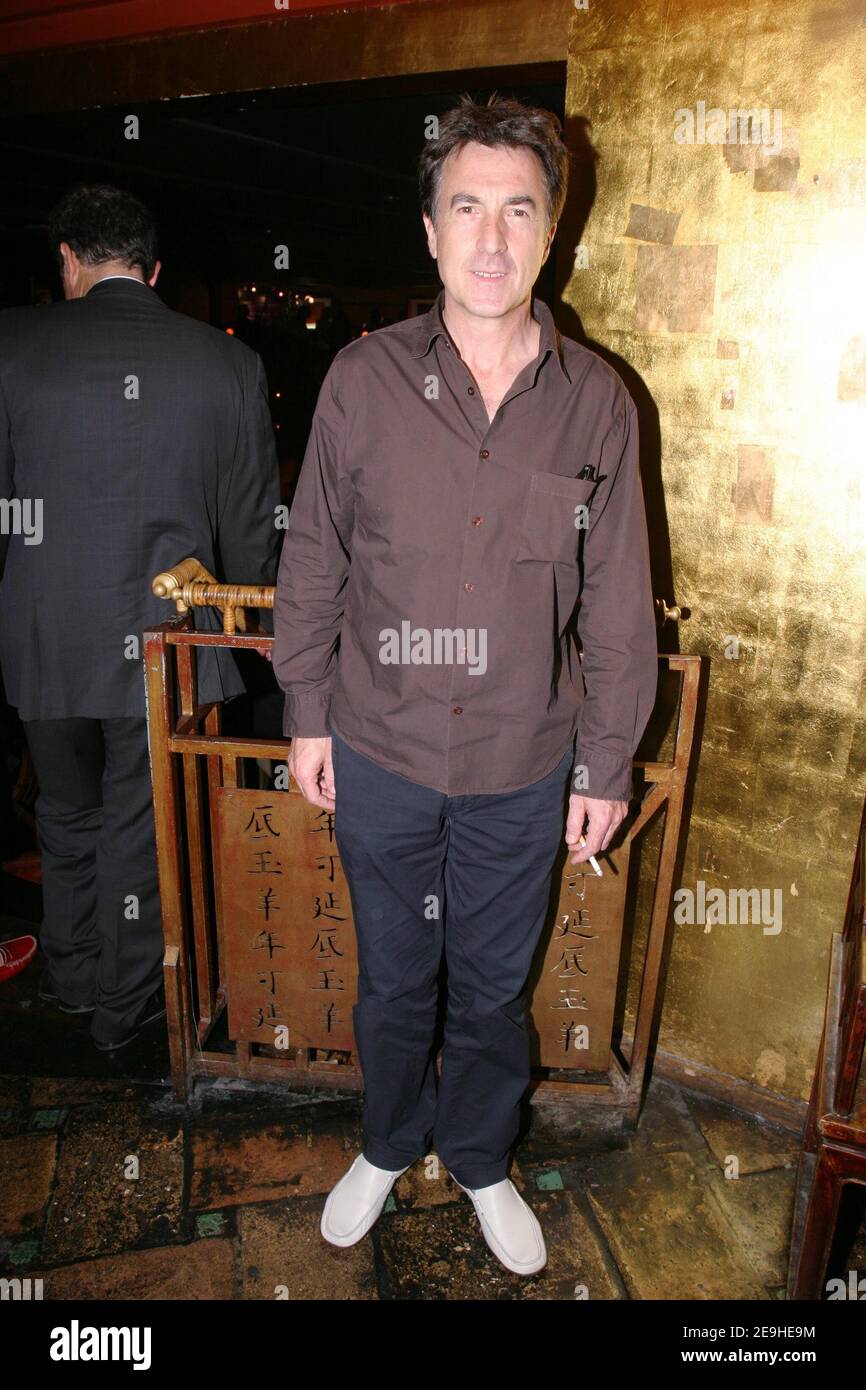 French actor Francois Cluzet attends the 'E. Leclerc Wine party' at the club 'Mandala Ray' in Paris, France, on September 12, 2006. Photo by Benoit Pinguet/ABACAPRESS.COM Stock Photo