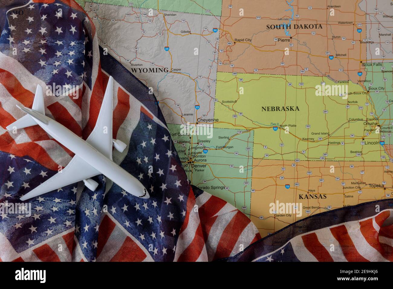 Flag of United States USA traveling - Flag Of United States Usa Traveling Concept With Model Airplane On United States Map Background 2E9HKJ6