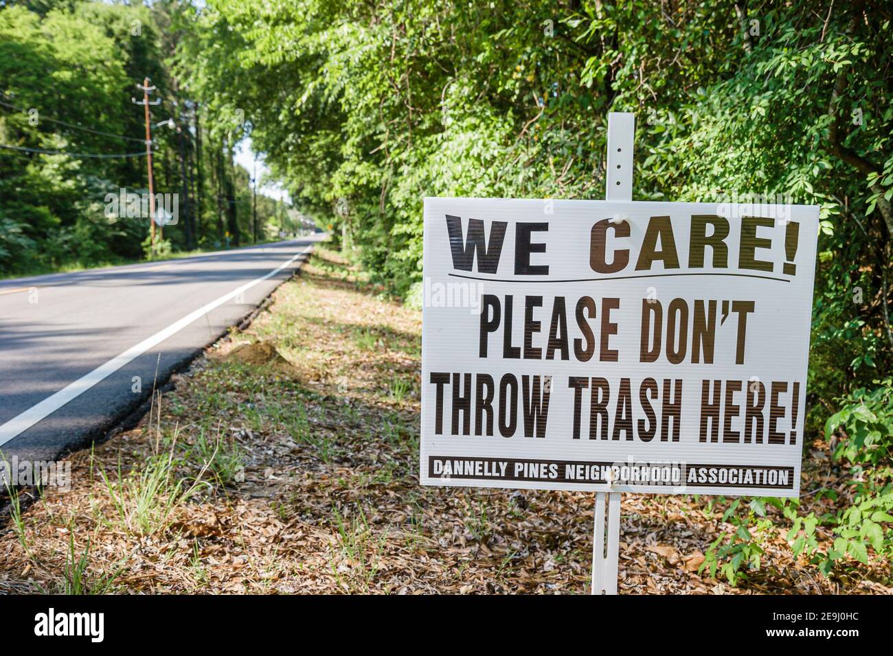 Alabama Montgomery Dannelly Pines sign please don't throw trash here,message, Stock Photo