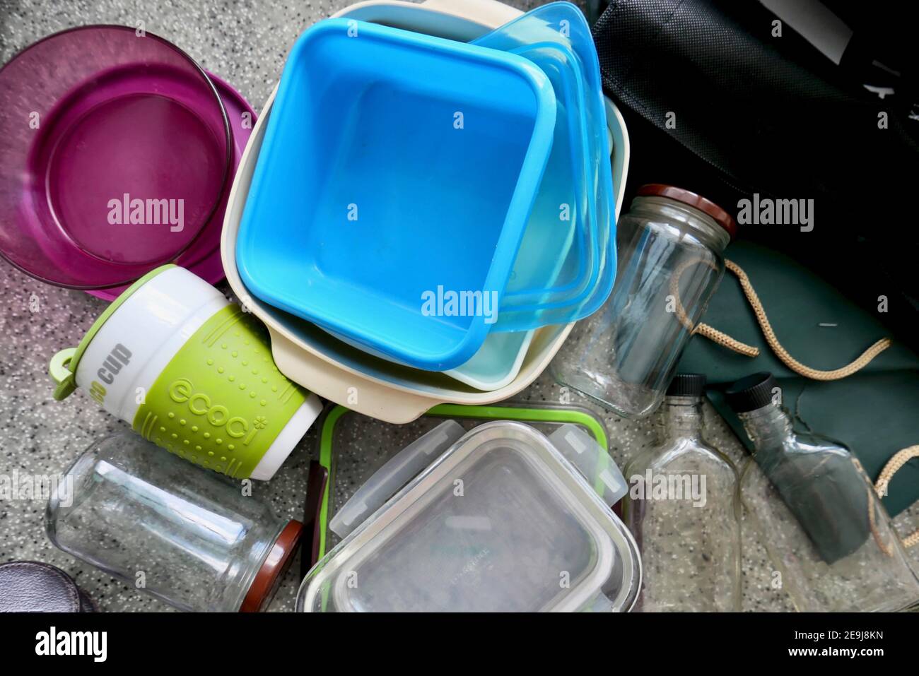https://c8.alamy.com/comp/2E9J8KN/containers-for-zero-waste-lifestyle-2E9J8KN.jpg