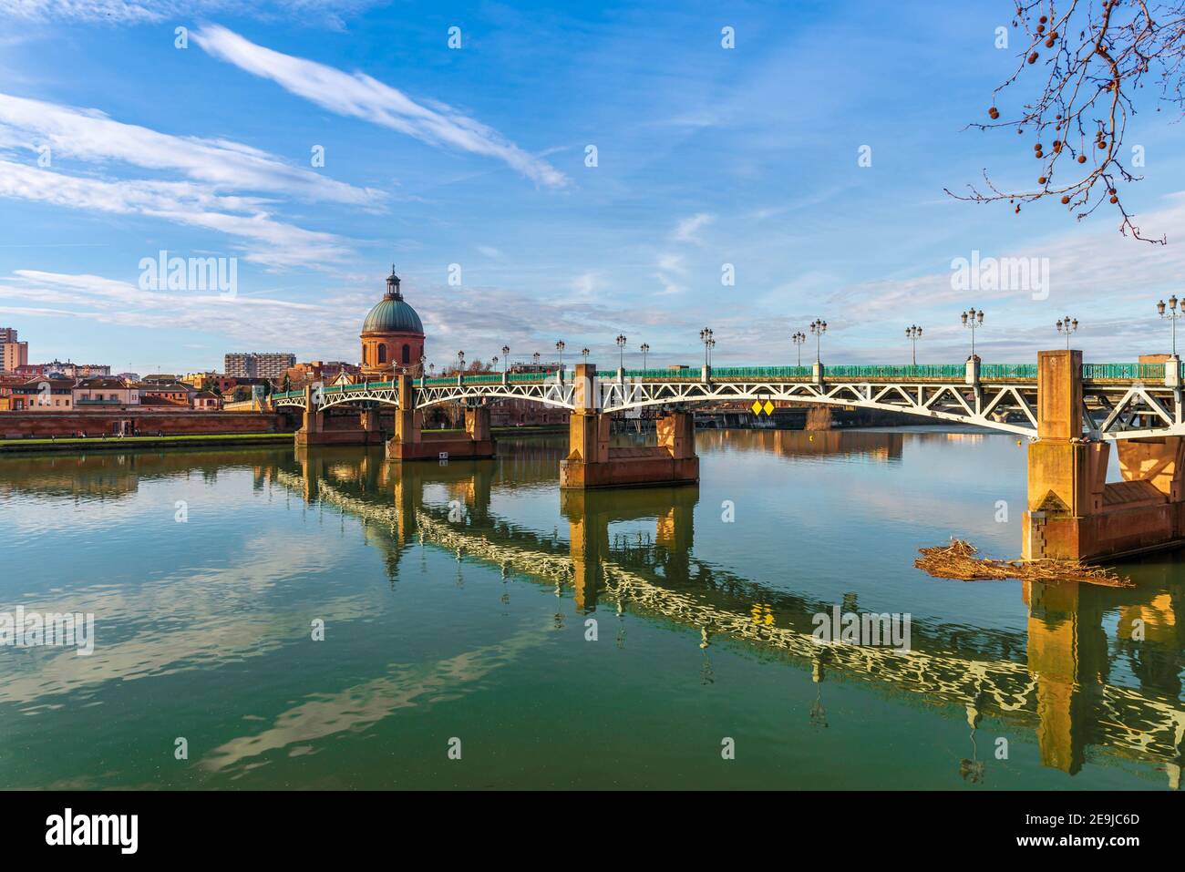The Saint Pierre bridge over the Garonne and the Grave in Toulouse in Occitania, France Stock Photo