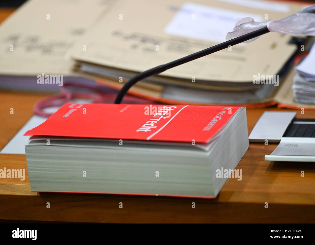 05 February 21 Hessen Frankfurt Main An Issue Of Criminal Law Lies In The Courtroom Of The Frankfurt Regional Court At The Start Of A Murder Trial A 38 Year Old Man Is Alleged To
