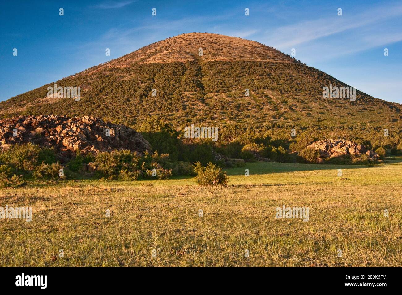 Volcanic rocks at the end of ancient lava flow, crater, Capulin Volcano National Monument, New Mexico, USA Stock Photo