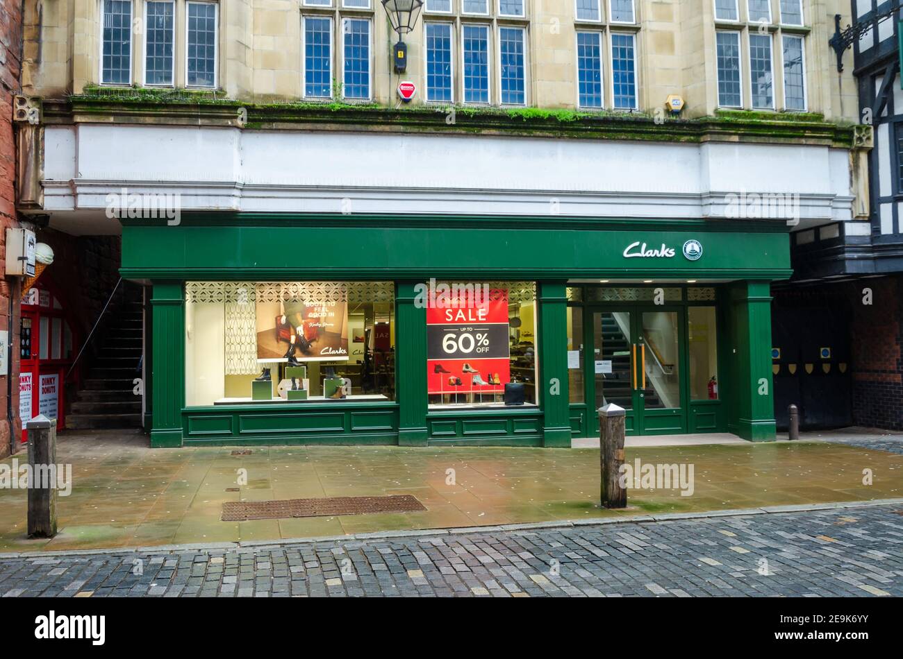 Chester; UK: Jan 29, 2021: The Clarks store on Foregate Street is having a  sale with reductions of up to 60 Stock Photo - Alamy